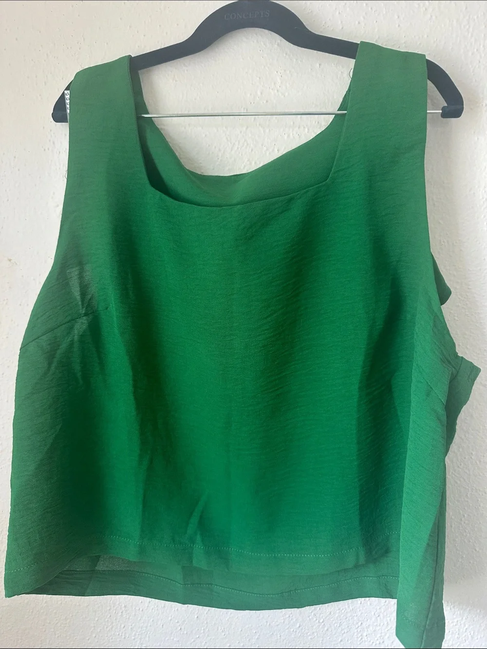 Green Sleeveless Square-Neck Women's Top and short set
